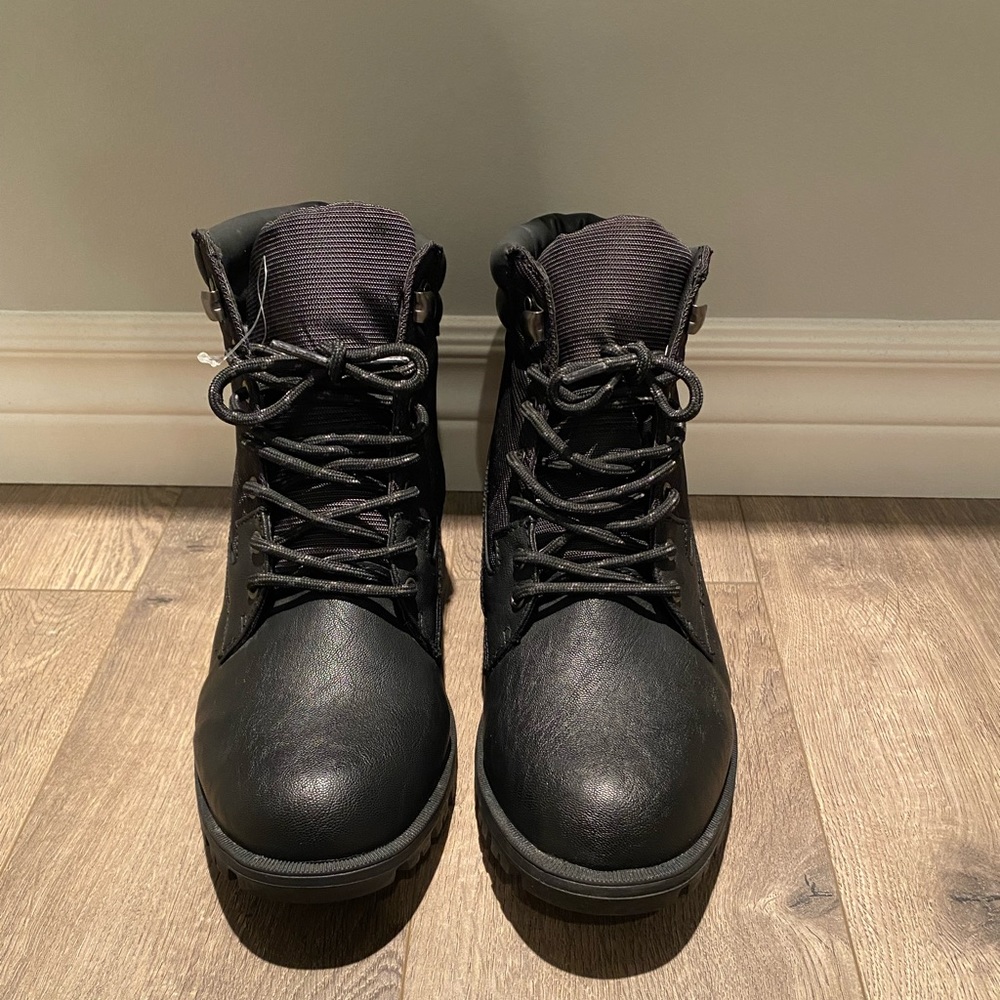 Brand new London Fog Shoes